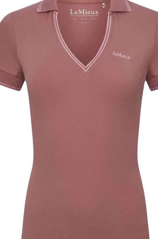 flattering deep V neckline and tipped collar.