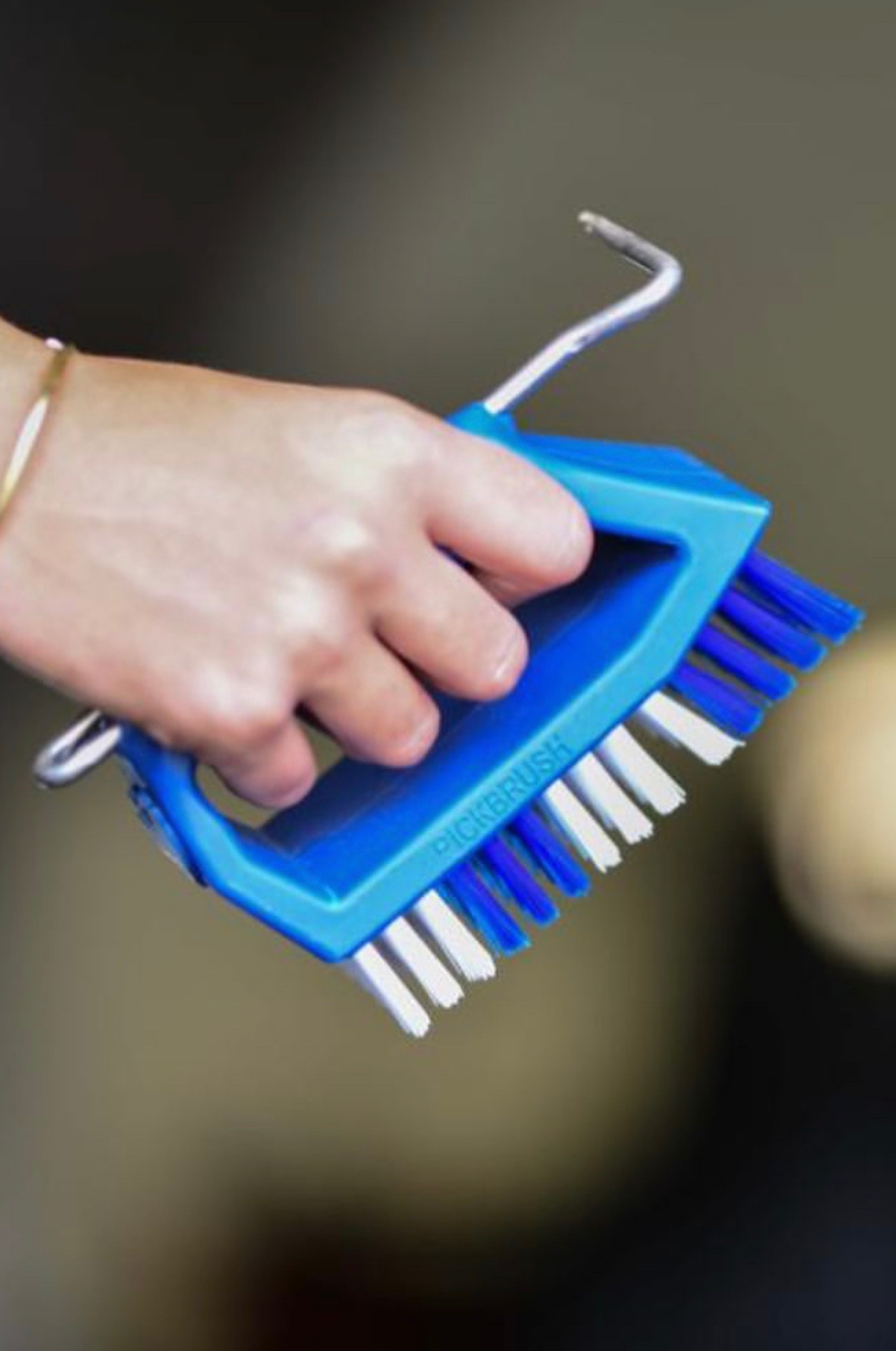 KELCIE'S PICK BRUSH