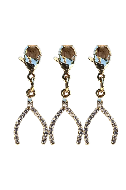 The perfect finishing touch of luck for your winning look!  