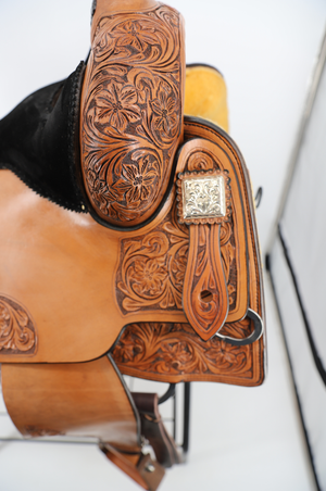 Lady_Reiner_Custom_Saddle