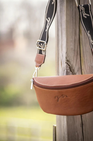 Penelope_Smile_Leather_Fanny_Pack
