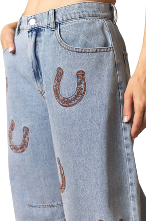 Horse Shoe Emb Denim Barrel Jeans