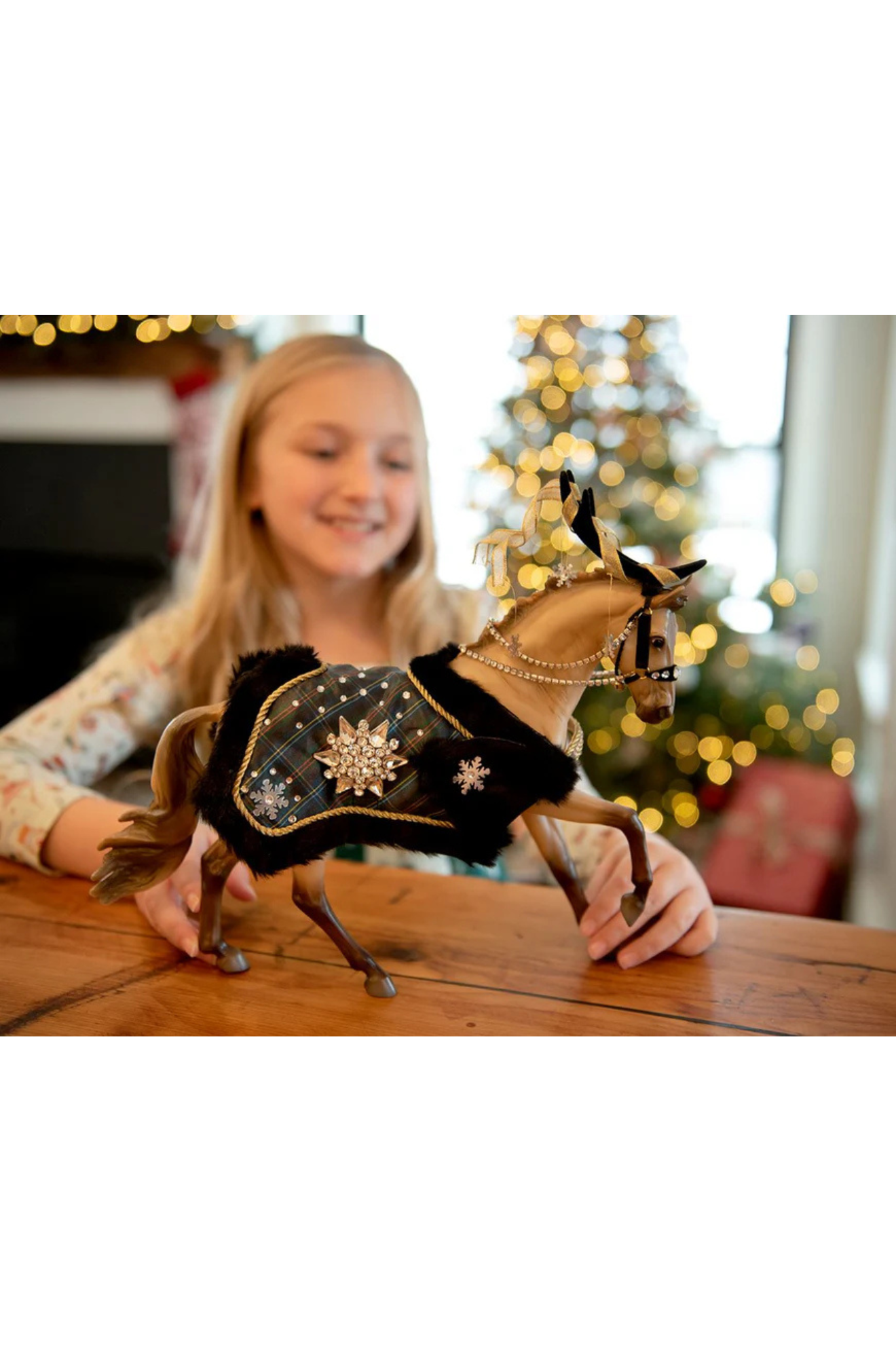 2023 HOLIDAY HORSE